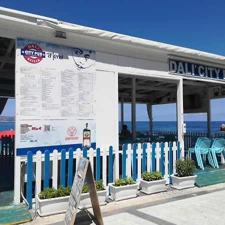 A Due Passi Dal Mare *